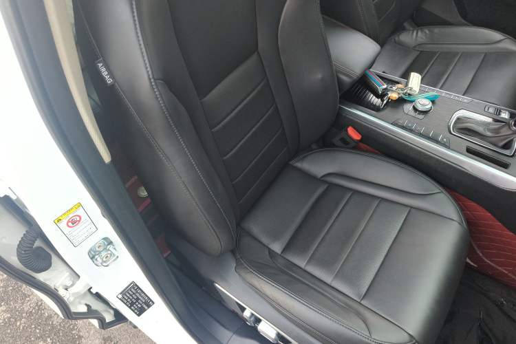 Used Wey VV5 2017 2.0T Ultra-Luxury Version Right Front Seat