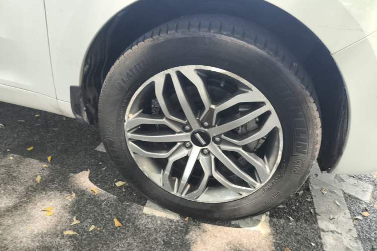 Used Wey VV5 2017 2.0T Ultra-Luxury Version Right Front Wheel Hub