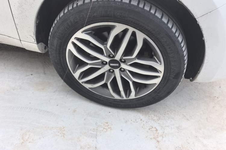 Used Wey VV5 2017 2.0T Ultra-Luxury Version Right Front Wheel Hub