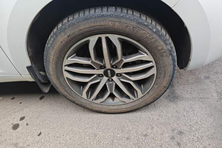 Used Wey VV5 2017 2.0T Ultra-Luxury Version Right Front Wheel Hub