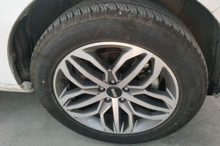 Used Wey VV5 2017 2.0T Ultra-Luxury Version Right Front Wheel Hub