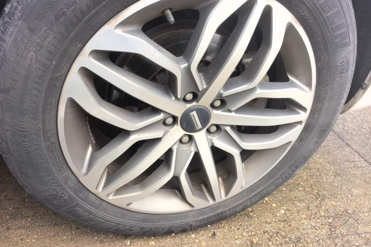 Used Wey VV5 2017 2.0T Ultra-Luxury Version Right Front Wheel Hub