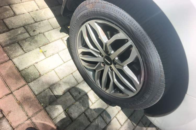 Used Wey VV5 2017 2.0T Ultra-Luxury Version Right Front Wheel Hub