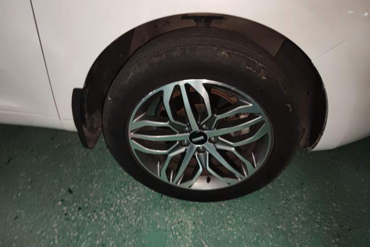 Used Wey VV5 2017 2.0T Ultra-Luxury Version Right Front Wheel Hub