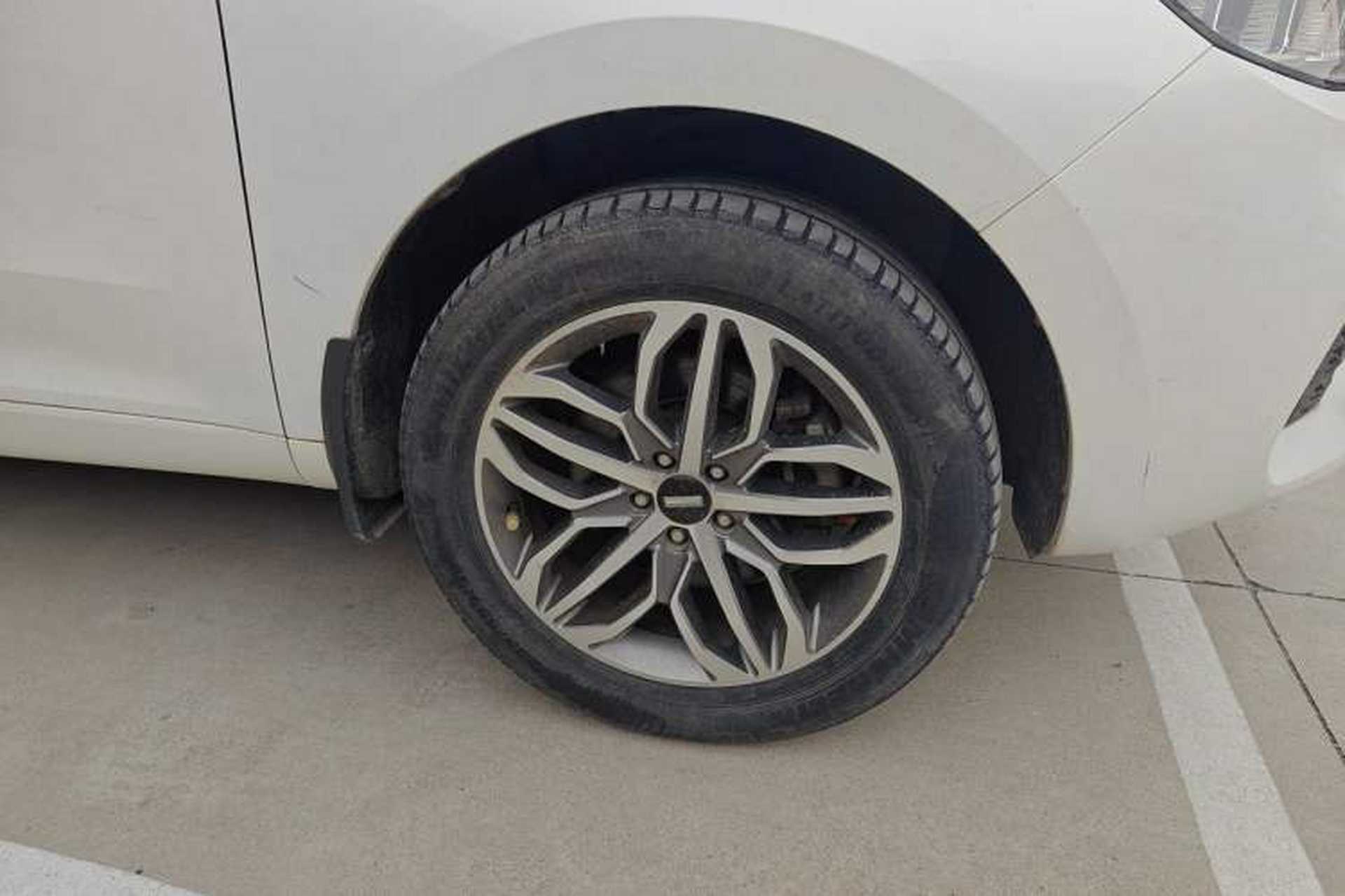Used Wey VV5 2017 2.0T Ultra-Luxury Version Right Front Wheel Hub