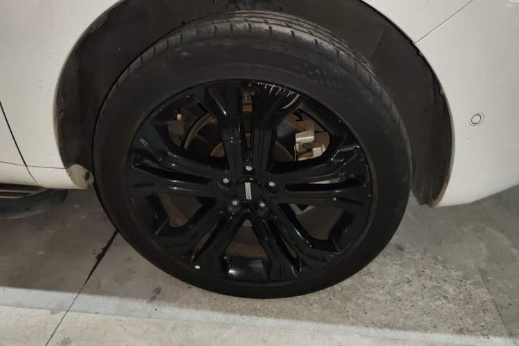 Used Wey VV5 2017 2.0T Flagship Edition Right Front Wheel Hub