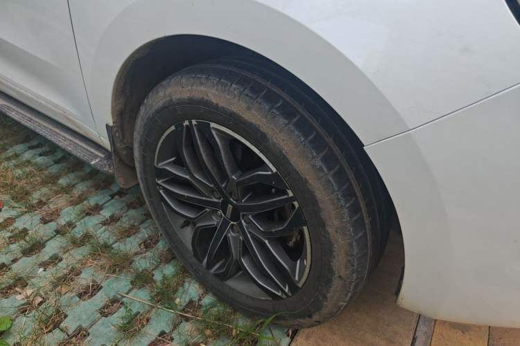 Used Wey VV5 2017 2.0T Ultra-Luxury Version Right Front Wheel Hub