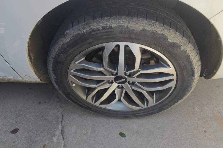Used Wey VV5 2017 2.0T Ultra-Luxury Version Right Front Wheel Hub