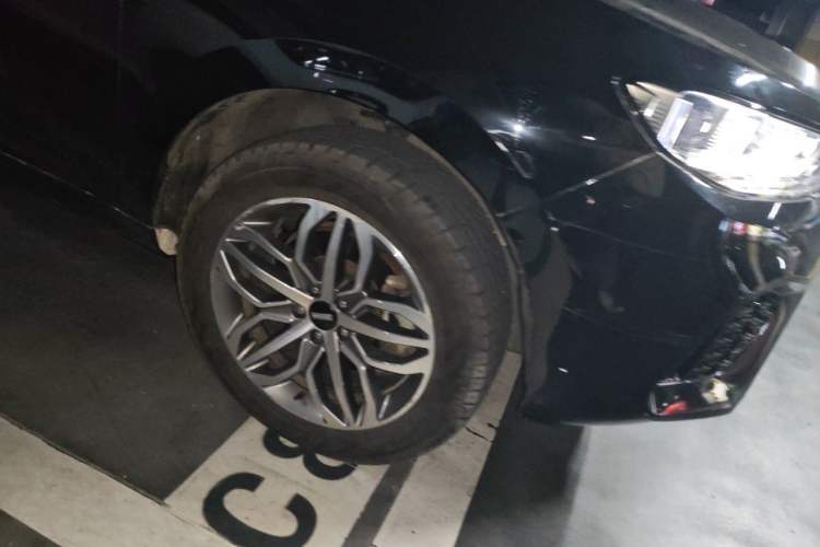 Used Wey VV5 2017 2.0T Ultra-Luxury Version Right Front Wheel Hub