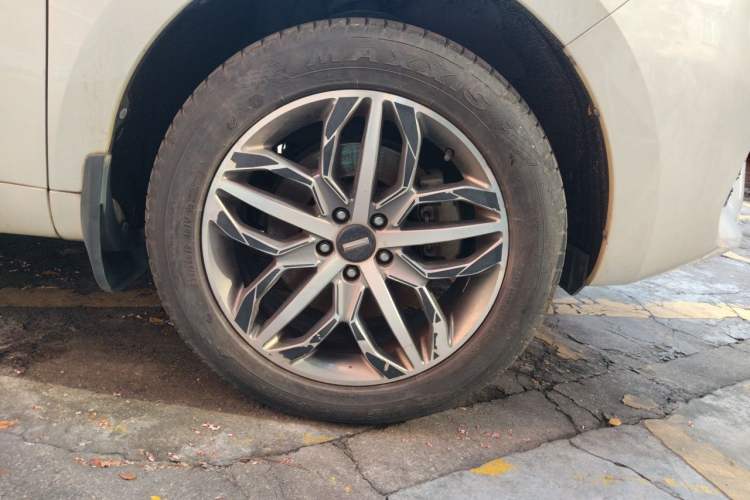 Used Wey VV5 2017 2.0T Ultra-Luxury Version Right Front Wheel Hub