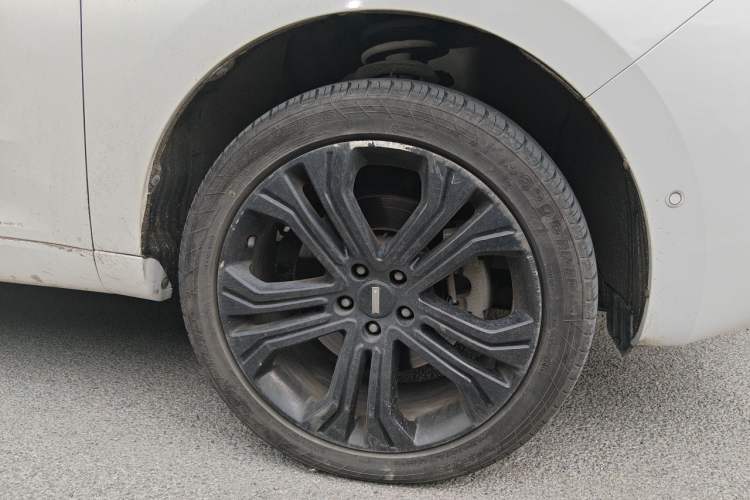 Used Wey VV5 2017 2.0T Flagship Edition Right Front Wheel Hub