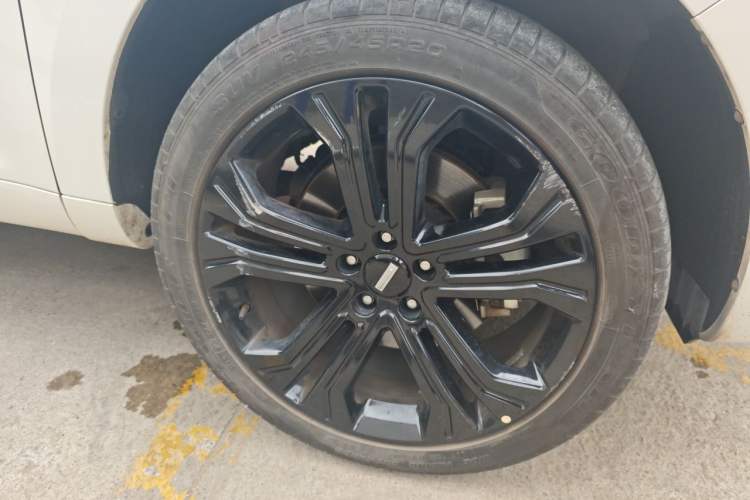 Used Wey VV5 2017 2.0T Flagship Edition Right Front Wheel Hub