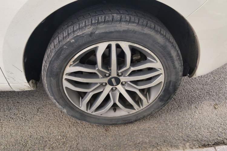 Used Wey VV5 2017 2.0T Ultra-Luxury Version Right Front Wheel Hub