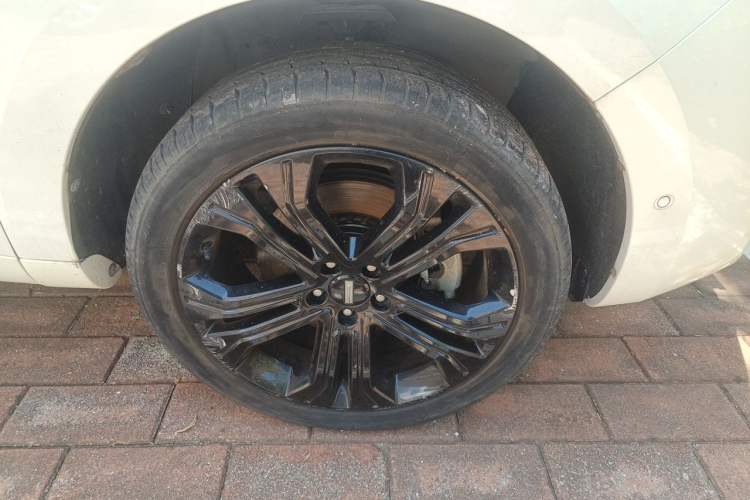 Used Wey VV5 2017 2.0T Flagship Edition Right Front Wheel Hub