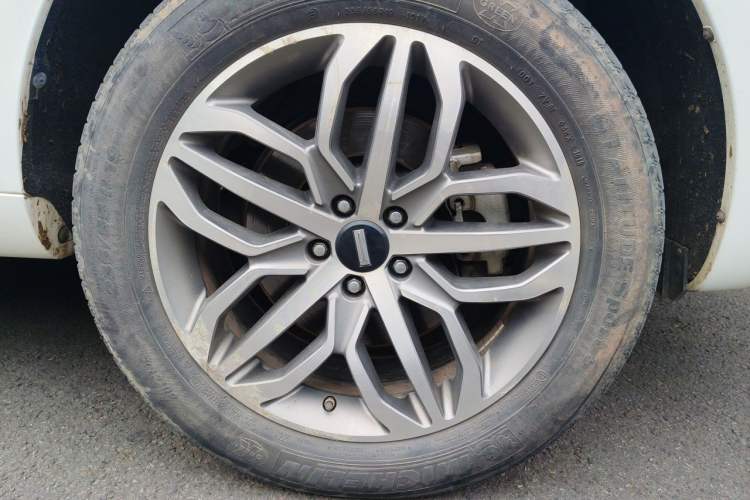 Used Wey VV5 2017 2.0T Ultra-Luxury Version Right Front Wheel Hub