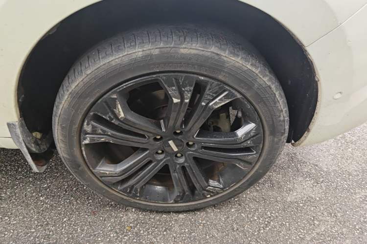 Used Wey VV5 2017 2.0T Flagship Edition Right Front Wheel Hub