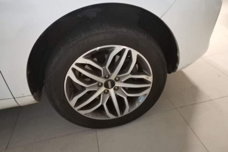 Used Wey VV5 2017 2.0T Ultra-Luxury Version Right Front Wheel Hub