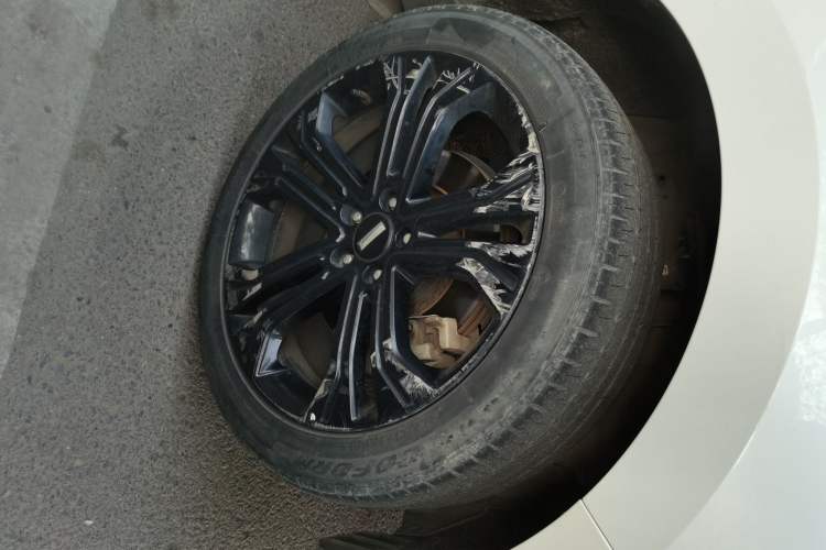 Used Wey VV5 2017 2.0T Flagship Edition Right Front Wheel Hub