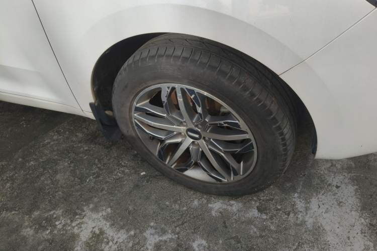 Used Wey VV5 2017 2.0T Ultra-Luxury Version Right Front Wheel Hub