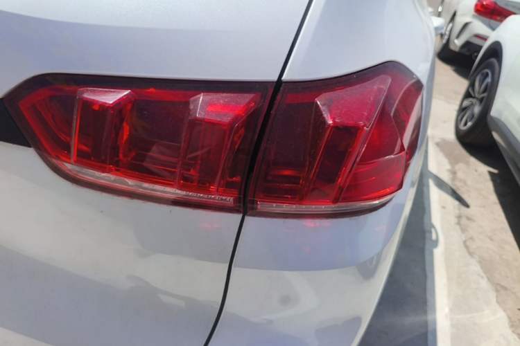 Used Wey VV5 2017 2.0T Ultra-Luxury Version Right Rear Taillight