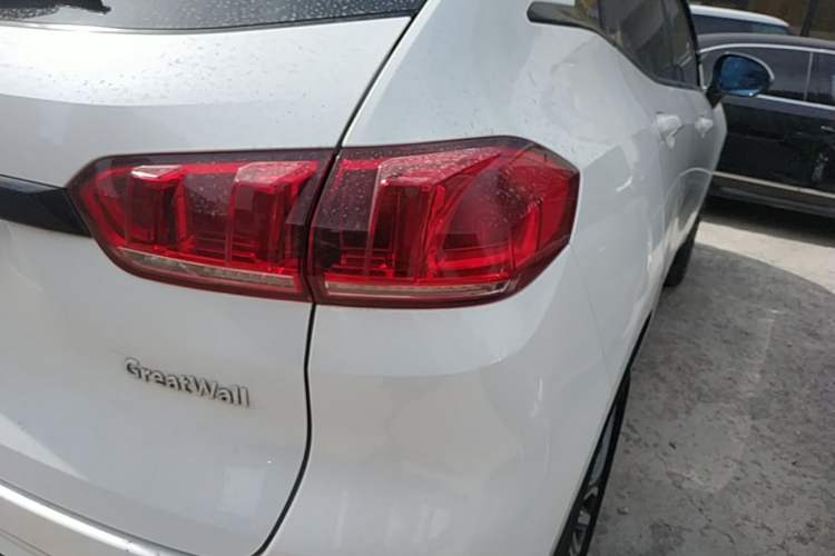 Used Wey VV5 2017 2.0T Ultra-Luxury Version Right Rear Taillight