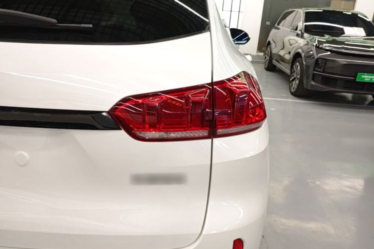 Used Wey VV5 2017 2.0T Ultra-Luxury Version Right Rear Taillight
