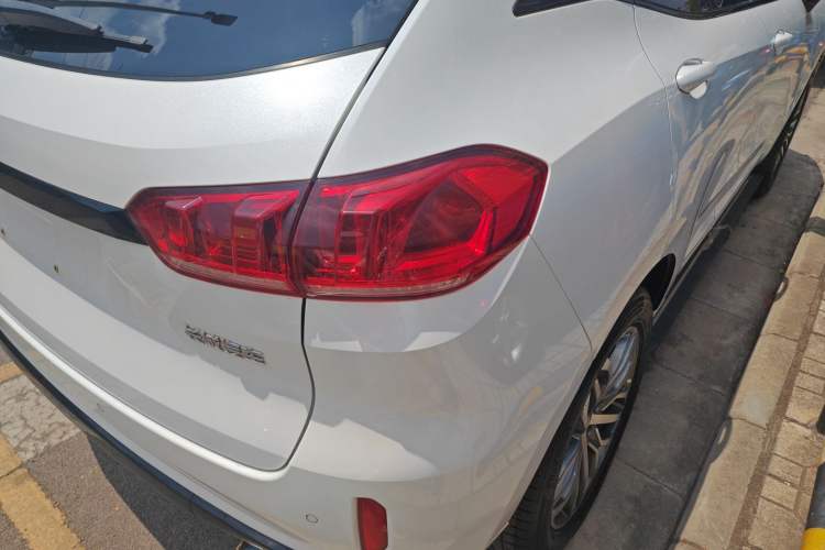 Used Wey VV5 2017 2.0T Ultra-Luxury Version Right Rear Taillight