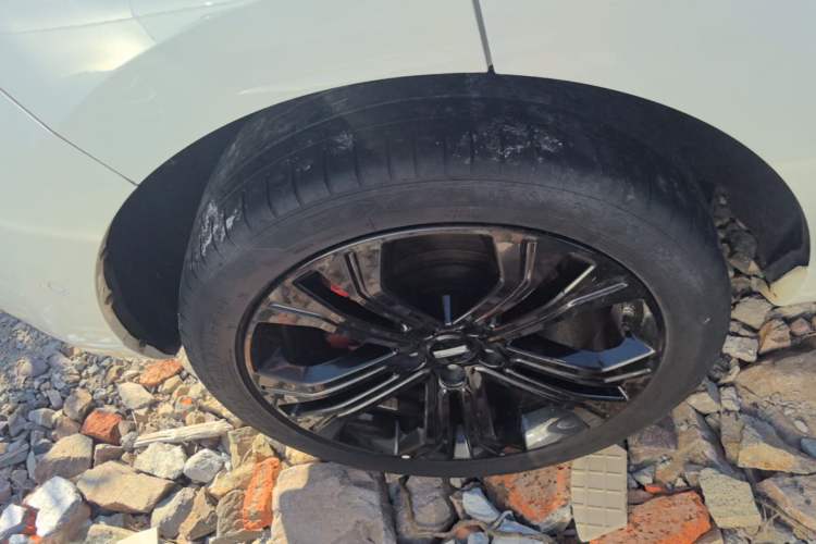 Used Wey VV5 2017 2.0T Flagship Edition Right Rear Wheel Hub