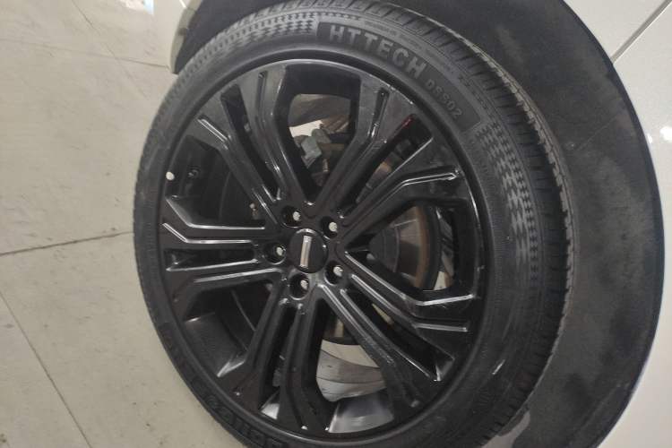 Used Wey VV5 2017 2.0T Flagship Edition Right Rear Wheel Hub