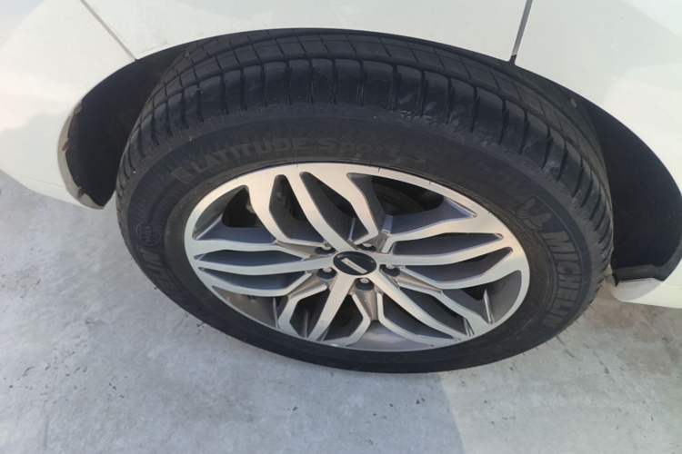 Used Wey VV5 2017 2.0T Ultra-Luxury Version Right Rear Wheel Hub