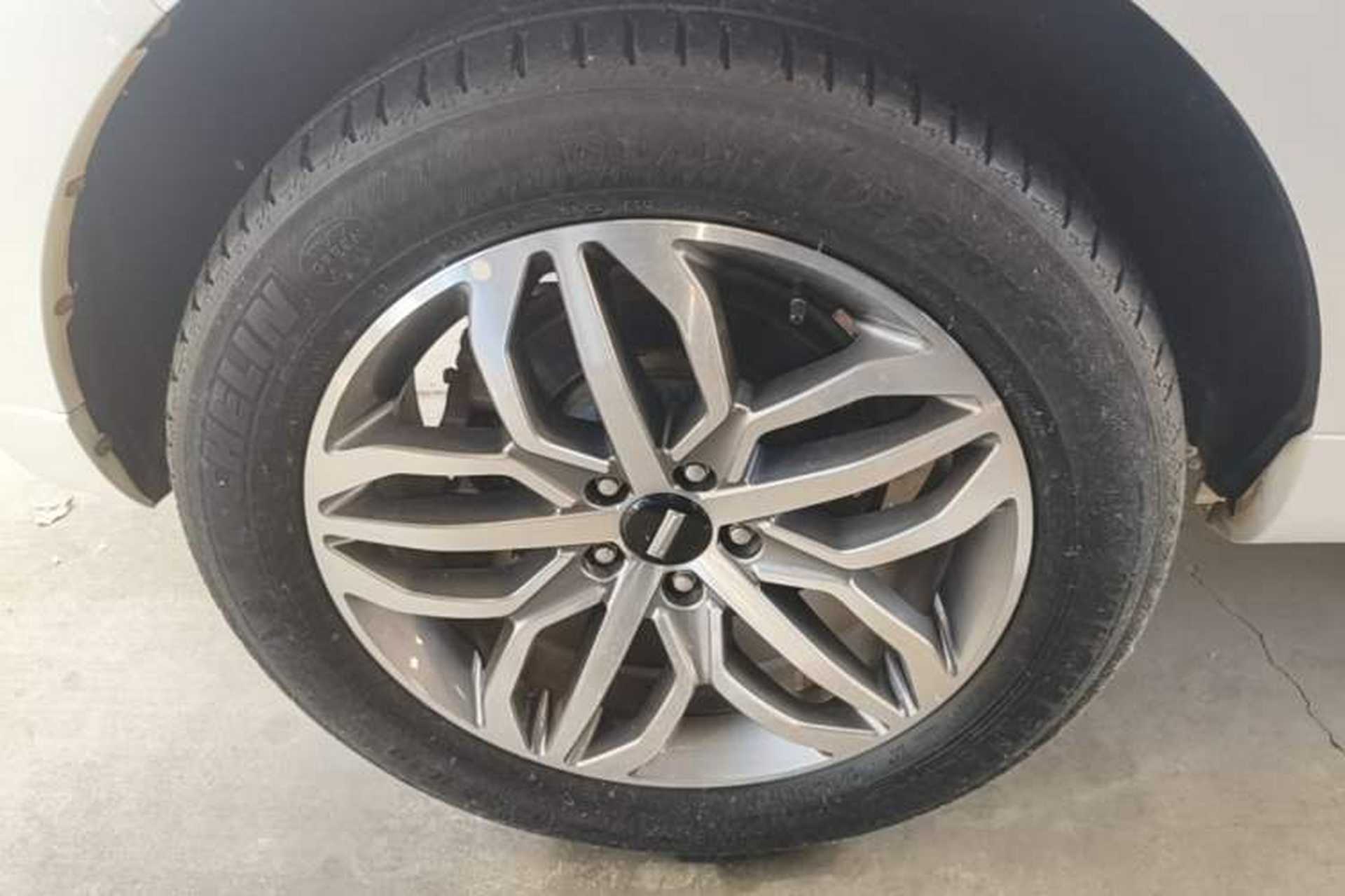Used Wey VV5 2017 2.0T Ultra-Luxury Version Right Rear Wheel Hub