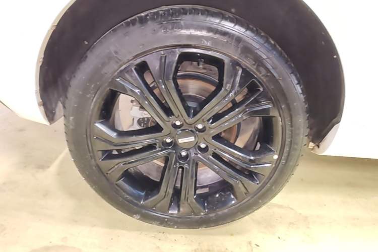 Used Wey VV5 2017 2.0T Flagship Edition Right Rear Wheel Hub