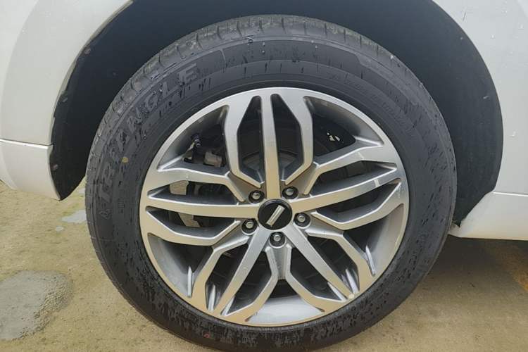 Used Wey VV5 2017 2.0T Ultra-Luxury Version Right Rear Wheel Hub