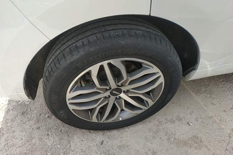 Used Wey VV5 2017 2.0T Ultra-Luxury Version Right Rear Wheel Hub