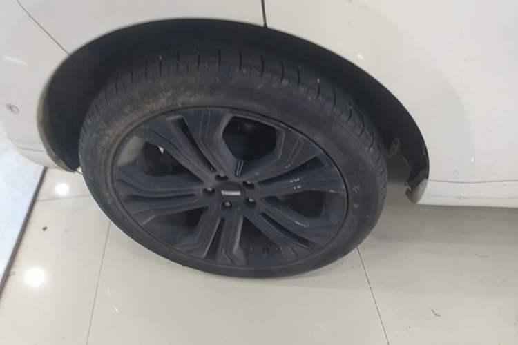 Used Wey VV5 2017 2.0T Flagship Edition Right Rear Wheel Hub