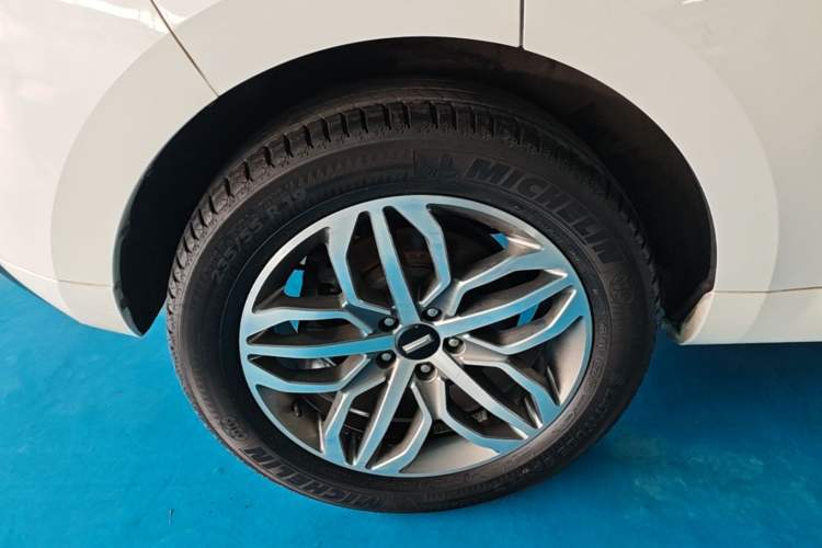 Used Wey VV5 2017 2.0T Ultra-Luxury Version Right Rear Wheel Hub