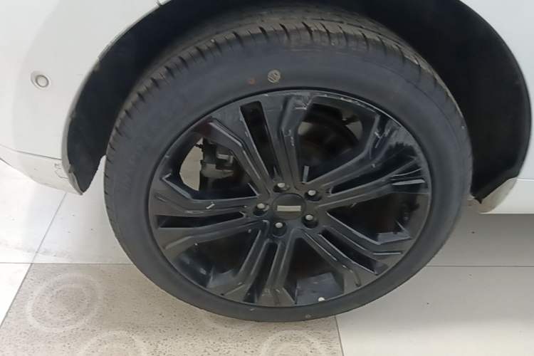 Used Wey VV5 2017 2.0T Flagship Edition Right Rear Wheel Hub