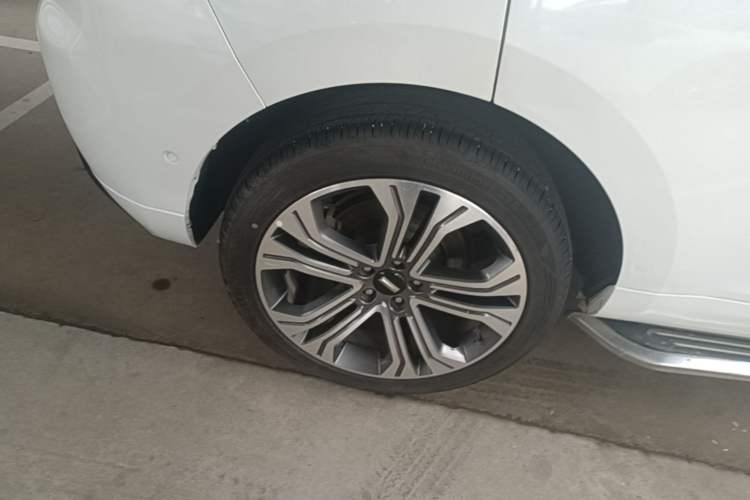 Used Wey VV5 2017 2.0T Flagship Edition Right Rear Wheel Hub