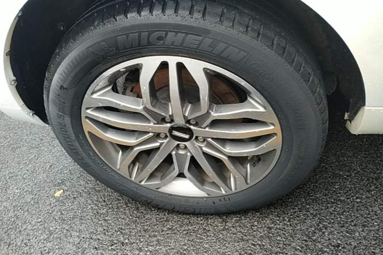 Used Wey VV5 2017 2.0T Ultra-Luxury Version Right Rear Wheel Hub