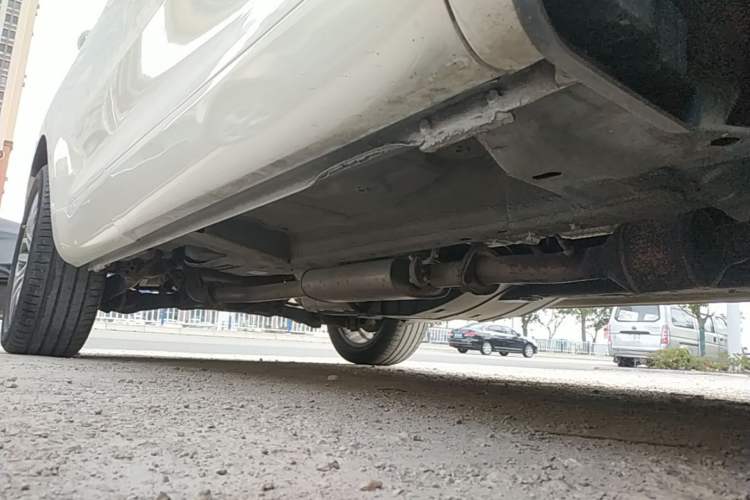 Used Wey VV5 2017 2.0T Ultra-Luxury Version Right Side Sill