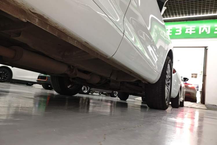 Used Wey VV5 2017 2.0T Ultra-Luxury Version Right Side Sill