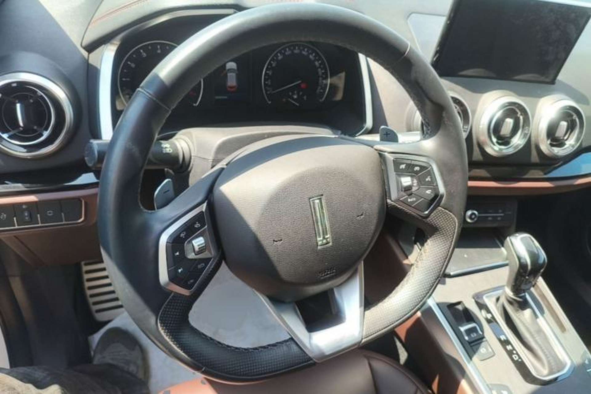 Used Wey VV5 2017 2.0T Ultra-Luxury Version Steering Wheel