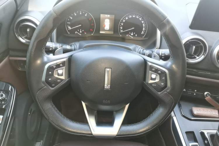 Used Wey VV5 2017 2.0T Ultra-Luxury Version Steering Wheel