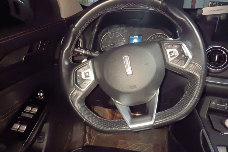 Used Wey VV5 2017 2.0T Ultra-Luxury Version Steering Wheel