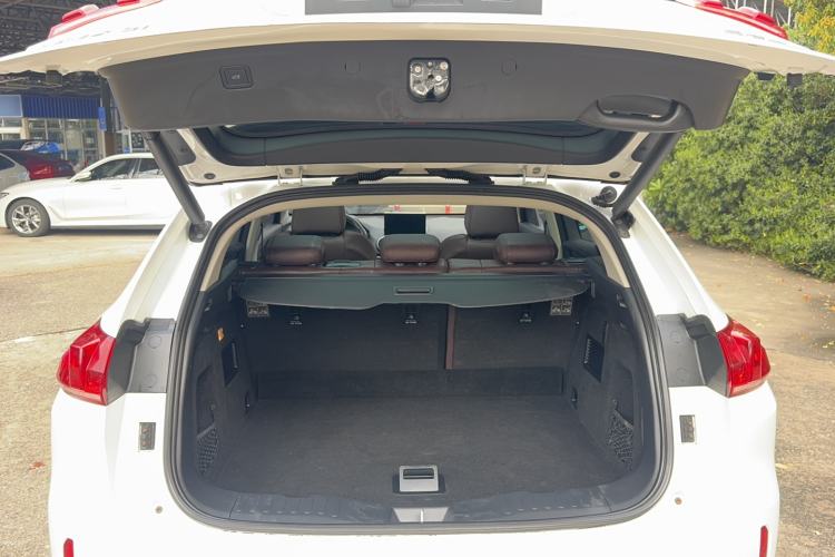 Used Wey VV5 2017 2.0T Ultra-Luxury Version Trunk