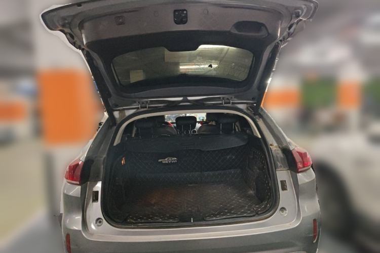 Used Wey VV5 2017 2.0T Ultra-Luxury Version Trunk