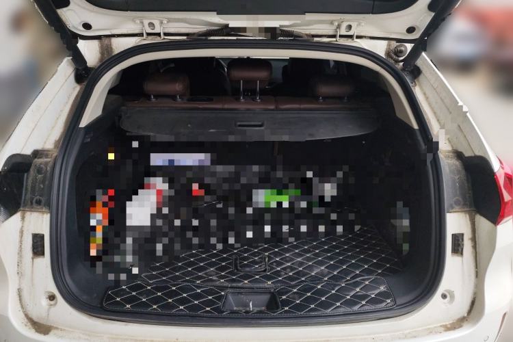 Used Wey VV5 2017 2.0T Ultra-Luxury Version Trunk