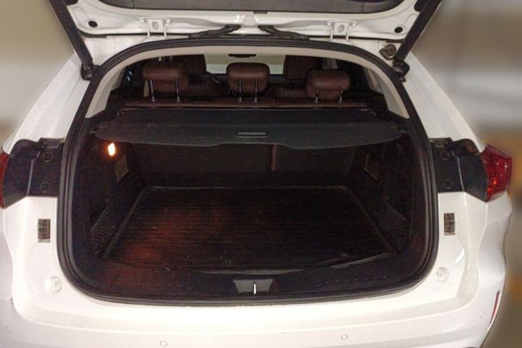 Used Wey VV5 2017 2.0T Ultra-Luxury Version Trunk