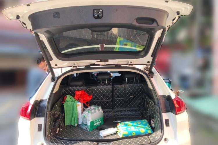 Used Wey VV5 2017 2.0T Ultra-Luxury Version Trunk