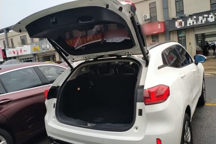 Used Wey VV5 2017 2.0T Ultra-Luxury Version Trunk